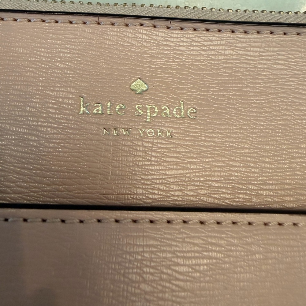 Kate Spade Blush Medium Crossbody Bag, EUC, 10”wide, 8”tall, 3”base - Picture 3 of 6